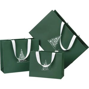 Pungă de hârtie WINTER ELEGANCE verde și alb, 35,5 x 11,5 x 23,0 cm, SB1042P