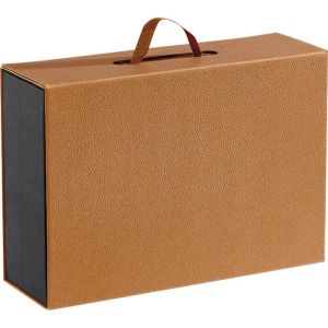Cutie dreptunghiulară din carton tip „servietă” „HAVANA” cu închidere magnetică, culoare maro, 37,3x26,5x12,5 cm, CP300G-HA